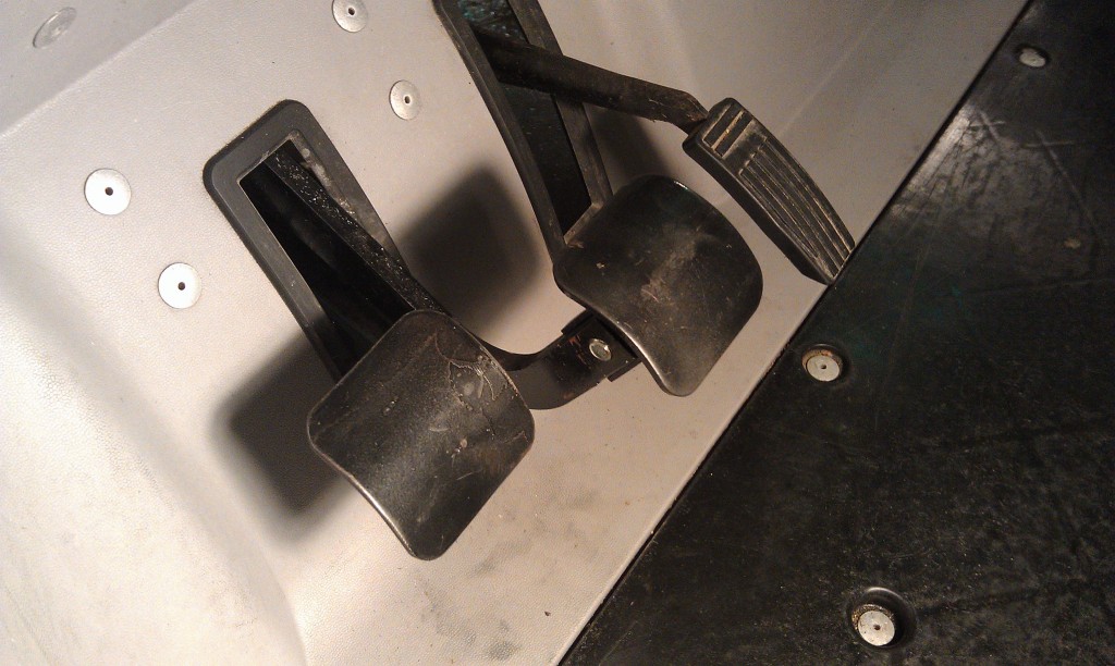 Adding a clutch pedal to the Ford Think